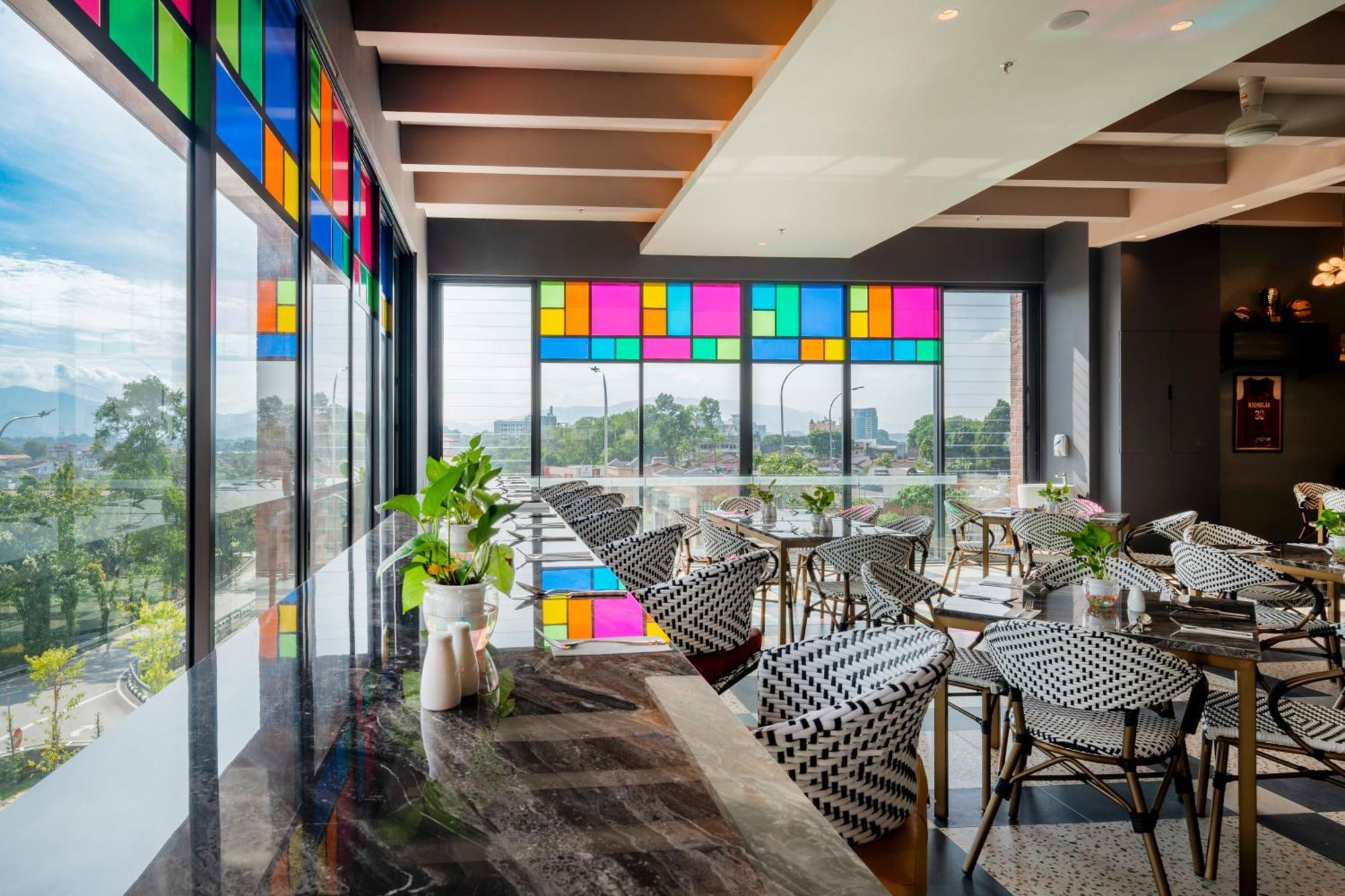 Arena Premier Hotel 세렘반 외부 사진